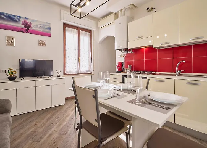 Lungastretta - Center *